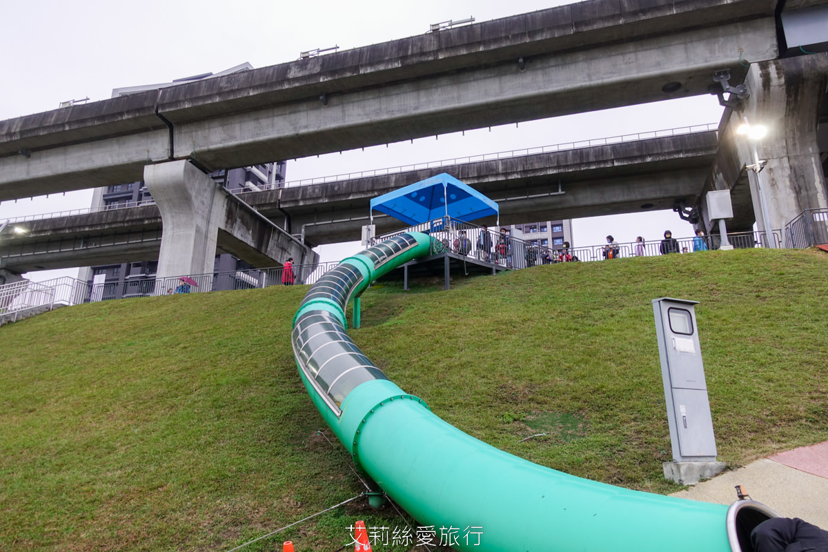 三重親子景點 熊猴森樂園 森林派對嘉年華主題 31座溜滑梯 100組的遊具設施 全台最大全齡共融的親子遊樂園 新北大都會公園 捷運三重站