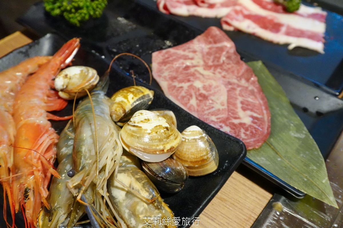 蘆洲和牛龍蝦吃到飽 昭和園蘆洲店火烤兩吃吃到飽 只要555元起 指定方案贈「鹿兒島和牛」！壽星方案 近蘆洲捷運站