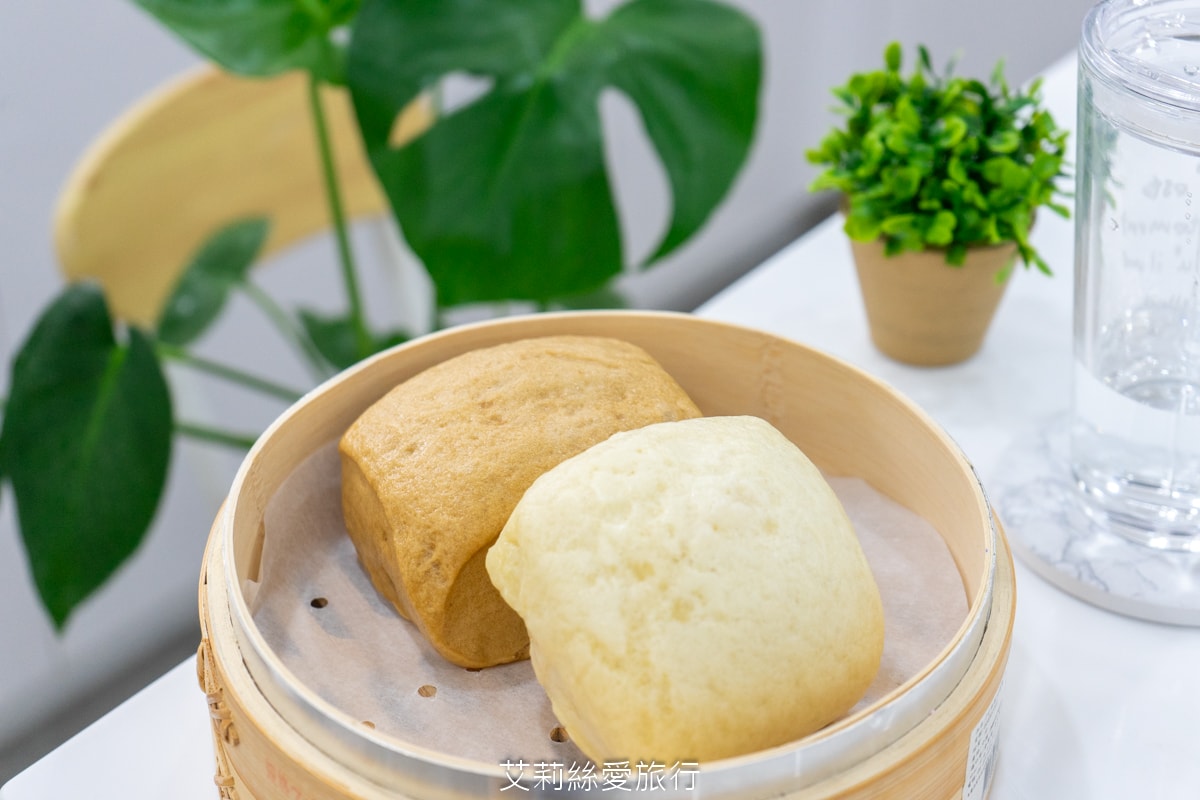 蘆洲湧蓮寺美食 在地排隊早餐 老上海包子 手工現作現蒸 20元起銅板早餐 買十送一 蘆洲湧蓮寺市場美食 近三民高中站