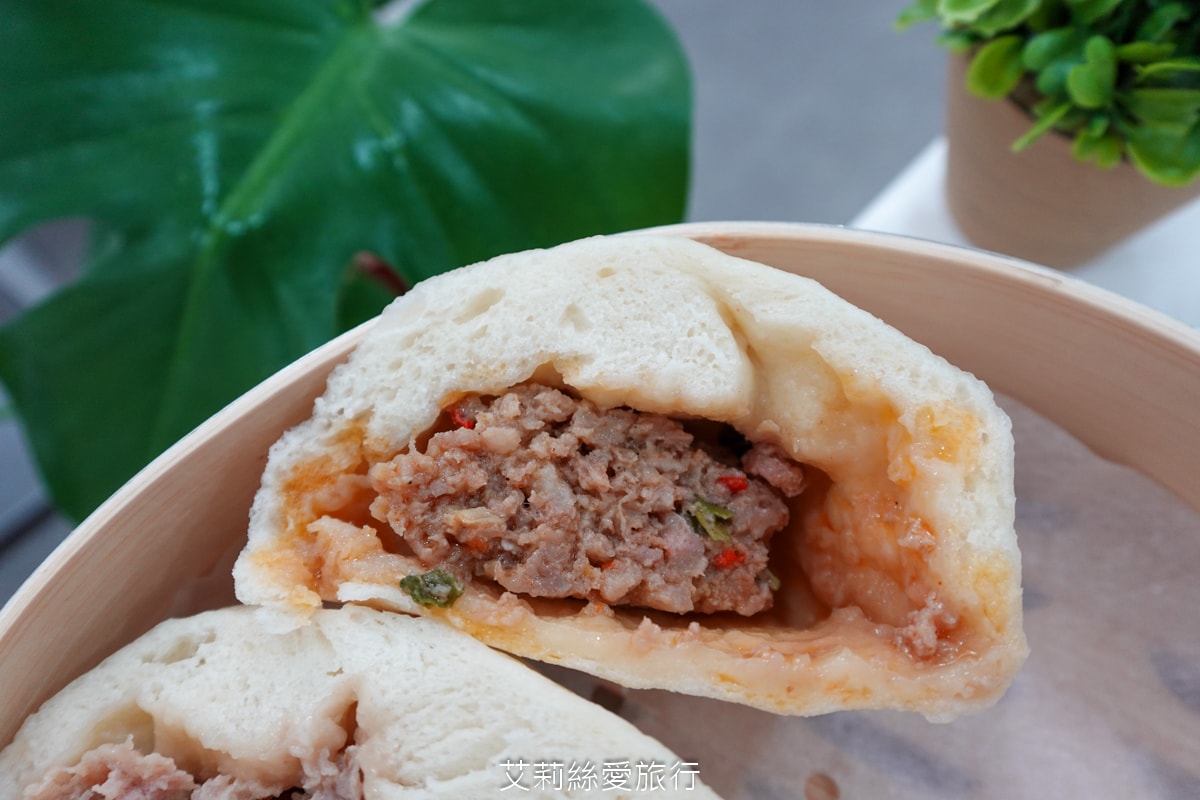 蘆洲湧蓮寺美食 在地排隊早餐 老上海包子 手工現作現蒸 20元起銅板早餐 買十送一 蘆洲湧蓮寺市場美食 近三民高中站