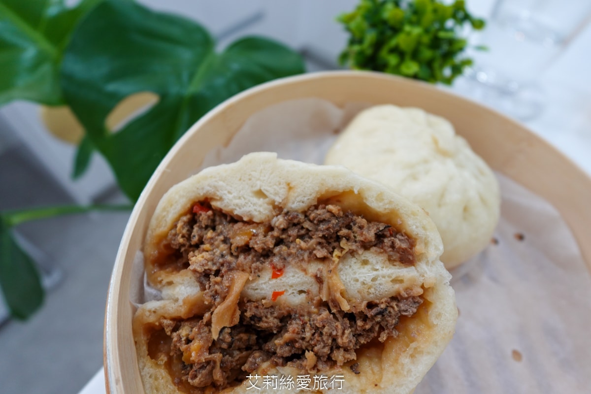 蘆洲湧蓮寺美食 在地排隊早餐 老上海包子 手工現作現蒸 20元起銅板早餐 買十送一 蘆洲湧蓮寺市場美食 近三民高中站