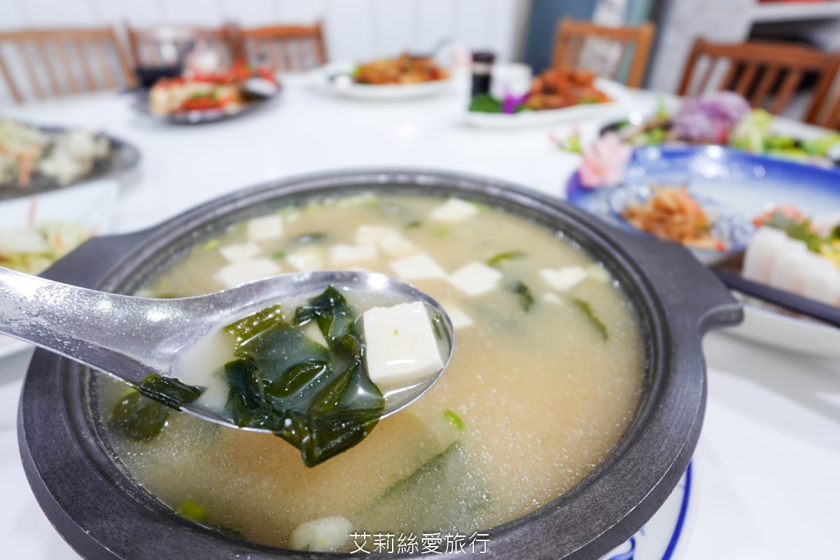 金山萬里野柳美食 鮮滿樓海鮮餐廳 吃萬里蟹 大龍蝦 自家漁船捕撈就是新鮮！價格透明公開 野柳地質公園 海洋公園旁餐廳！