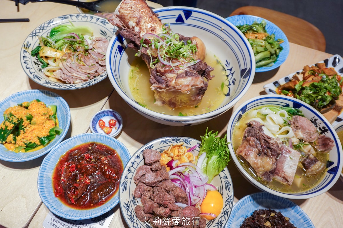 桃園美食 排隊必吃 牛山牛肉麵 燒肉飯 每日只賣5小時 湯頭熬煮10小時以上 頂級夢美人米 日本ANA頭等艙的指定米 炭火燒烤菲力牛 真的太美味！