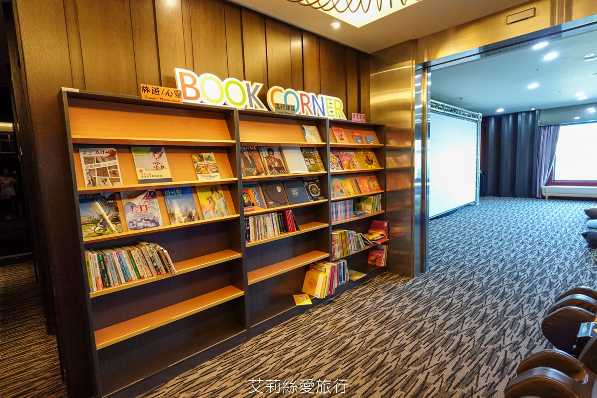 淡水住宿 台灣最美飯店!淡水福容大飯店 漁人碼頭 藍白地中海風格 最新露營主題房型 300坪遊戲區 絕美泳池和露台 玩到不想回家 - 第96張圖 淡水住宿 台灣最美飯店!淡水福容大飯店 漁人碼頭 藍白地中海風格 最新露營主題房型 300坪遊戲區 絕美泳池和露台 玩到不想回家