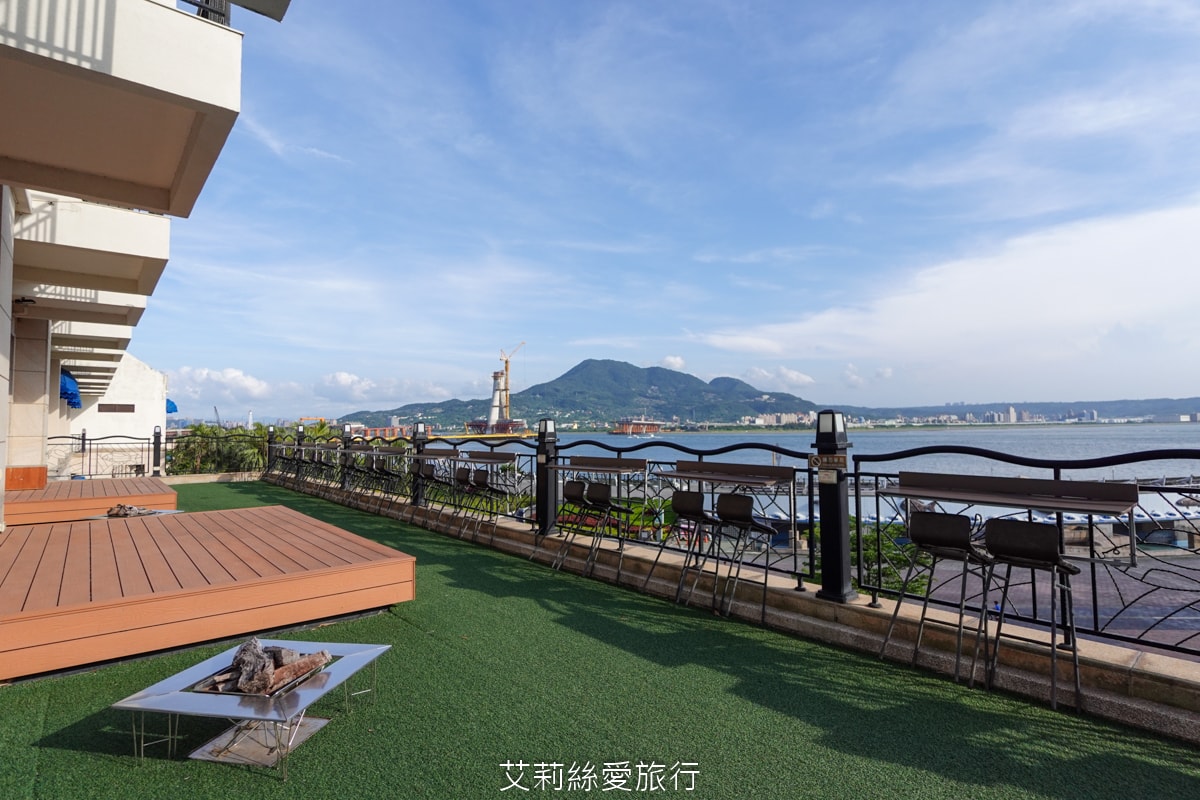 淡水住宿 台灣最美飯店!淡水福容大飯店 漁人碼頭 藍白地中海風格 最新露營主題房型 300坪遊戲區 絕美泳池和露台 玩到不想回家 - 第91張圖 淡水住宿 台灣最美飯店!淡水福容大飯店 漁人碼頭 藍白地中海風格 最新露營主題房型 300坪遊戲區 絕美泳池和露台 玩到不想回家