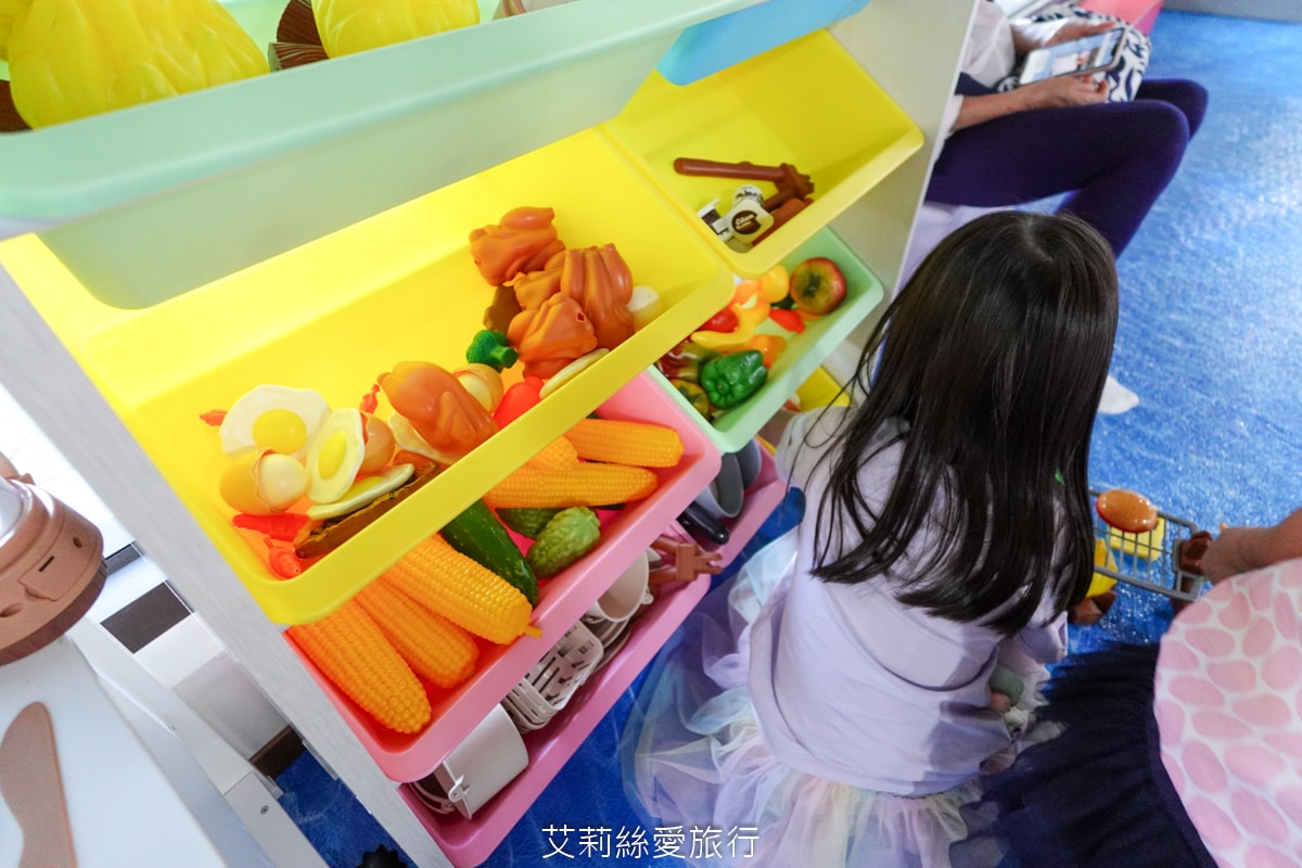 淡水住宿 台灣最美飯店!淡水福容大飯店 漁人碼頭 藍白地中海風格 最新露營主題房型 300坪遊戲區 絕美泳池和露台 玩到不想回家 - 第70張圖 淡水住宿 台灣最美飯店!淡水福容大飯店 漁人碼頭 藍白地中海風格 最新露營主題房型 300坪遊戲區 絕美泳池和露台 玩到不想回家