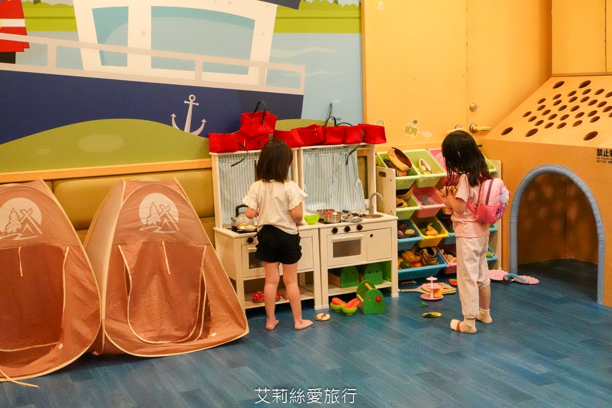 淡水住宿 台灣最美飯店!淡水福容大飯店 漁人碼頭 藍白地中海風格 最新露營主題房型 300坪遊戲區 絕美泳池和露台 玩到不想回家 - 第77張圖 淡水住宿 台灣最美飯店!淡水福容大飯店 漁人碼頭 藍白地中海風格 最新露營主題房型 300坪遊戲區 絕美泳池和露台 玩到不想回家