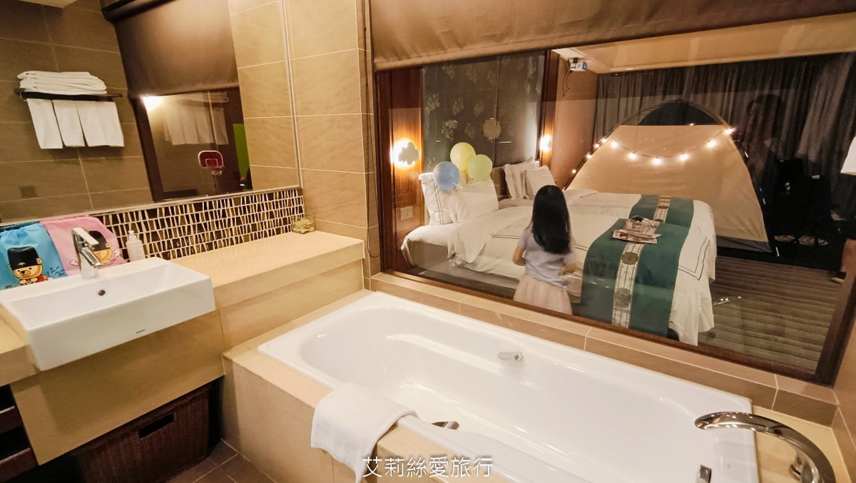 淡水住宿 台灣最美飯店!淡水福容大飯店 漁人碼頭 藍白地中海風格 最新露營主題房型 300坪遊戲區 絕美泳池和露台 玩到不想回家 - 第50張圖 淡水住宿 台灣最美飯店!淡水福容大飯店 漁人碼頭 藍白地中海風格 最新露營主題房型 300坪遊戲區 絕美泳池和露台 玩到不想回家