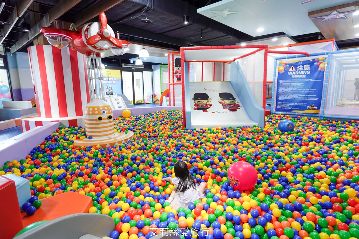 淡水住宿 台灣最美飯店!淡水福容大飯店 漁人碼頭 藍白地中海風格 最新露營主題房型 300坪遊戲區 絕美泳池和露台 玩到不想回家 - 第65張圖 淡水住宿 台灣最美飯店!淡水福容大飯店 漁人碼頭 藍白地中海風格 最新露營主題房型 300坪遊戲區 絕美泳池和露台 玩到不想回家