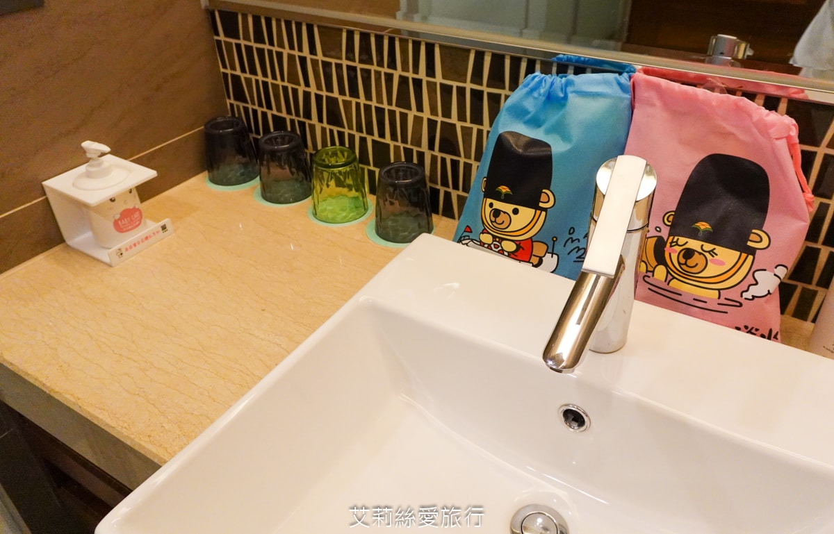 淡水住宿 台灣最美飯店!淡水福容大飯店 漁人碼頭 藍白地中海風格 最新露營主題房型 300坪遊戲區 絕美泳池和露台 玩到不想回家 - 第51張圖 淡水住宿 台灣最美飯店!淡水福容大飯店 漁人碼頭 藍白地中海風格 最新露營主題房型 300坪遊戲區 絕美泳池和露台 玩到不想回家