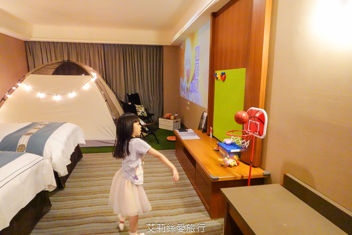 淡水住宿 台灣最美飯店!淡水福容大飯店 漁人碼頭 藍白地中海風格 最新露營主題房型 300坪遊戲區 絕美泳池和露台 玩到不想回家 - 第38張圖 淡水住宿 台灣最美飯店!淡水福容大飯店 漁人碼頭 藍白地中海風格 最新露營主題房型 300坪遊戲區 絕美泳池和露台 玩到不想回家