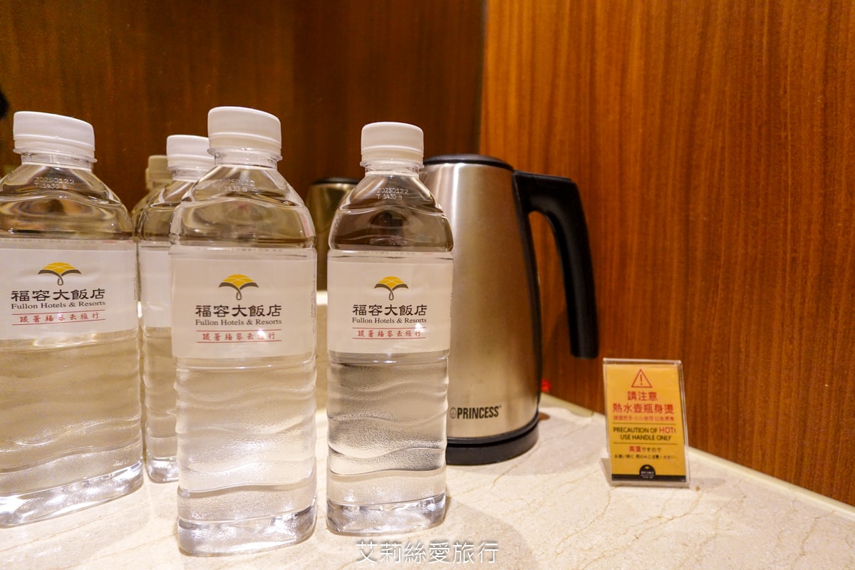 淡水住宿 台灣最美飯店!淡水福容大飯店 漁人碼頭 藍白地中海風格 最新露營主題房型 300坪遊戲區 絕美泳池和露台 玩到不想回家 - 第47張圖 淡水住宿 台灣最美飯店!淡水福容大飯店 漁人碼頭 藍白地中海風格 最新露營主題房型 300坪遊戲區 絕美泳池和露台 玩到不想回家