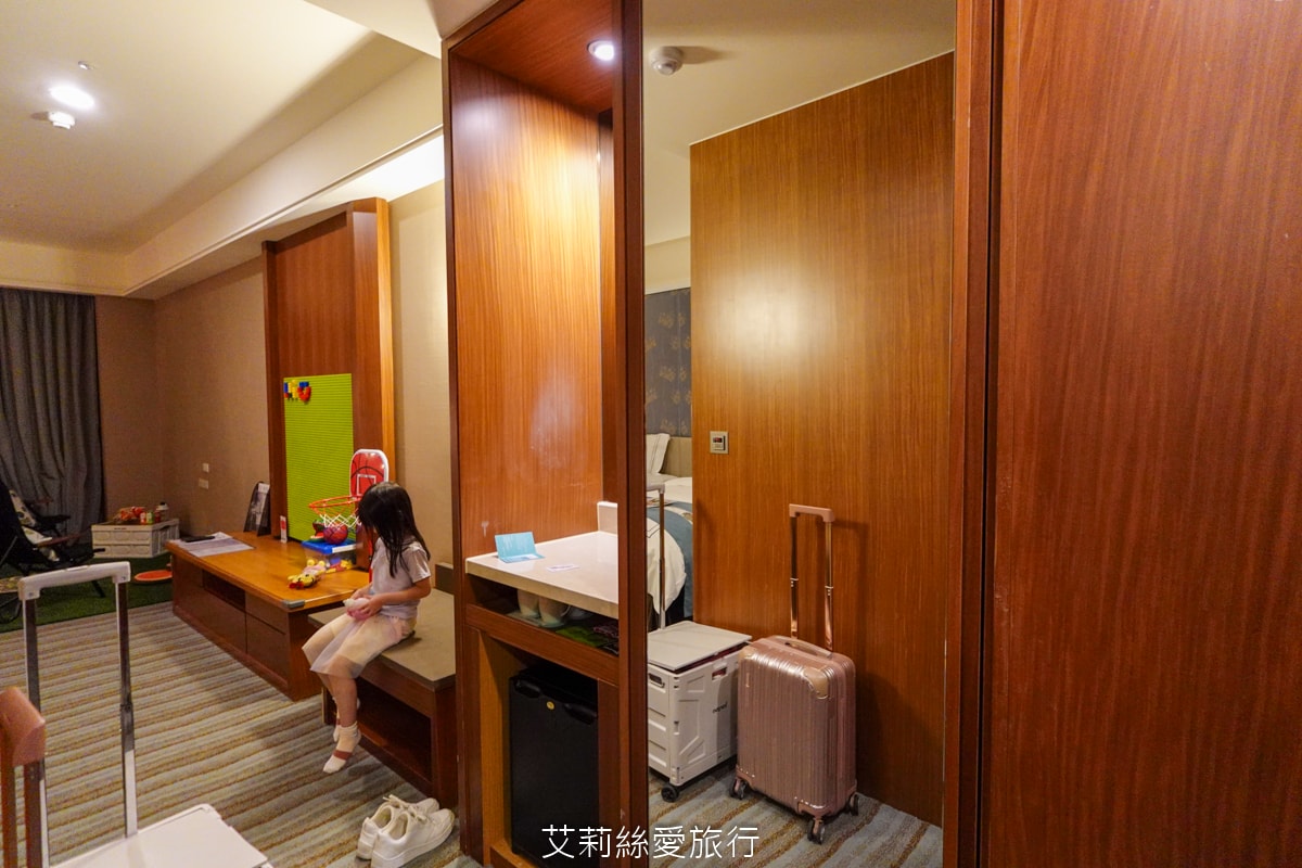 淡水住宿 台灣最美飯店!淡水福容大飯店 漁人碼頭 藍白地中海風格 最新露營主題房型 300坪遊戲區 絕美泳池和露台 玩到不想回家 - 第44張圖 淡水住宿 台灣最美飯店!淡水福容大飯店 漁人碼頭 藍白地中海風格 最新露營主題房型 300坪遊戲區 絕美泳池和露台 玩到不想回家