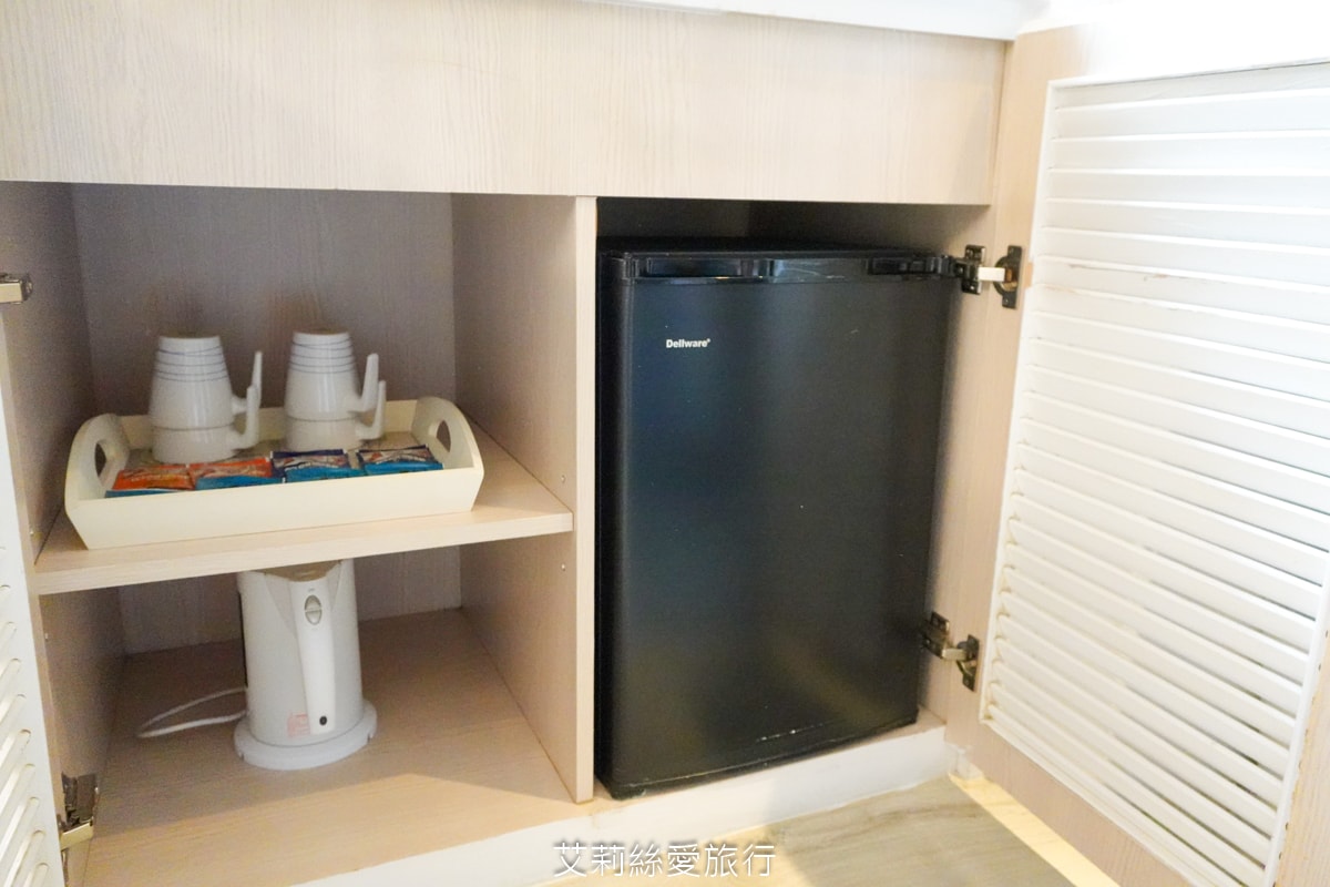 台北車站住宿推薦 約克設計旅店 台北市中心地中海景觀住宿 絕佳地點五鐵共構 距離車站只要5分鐘