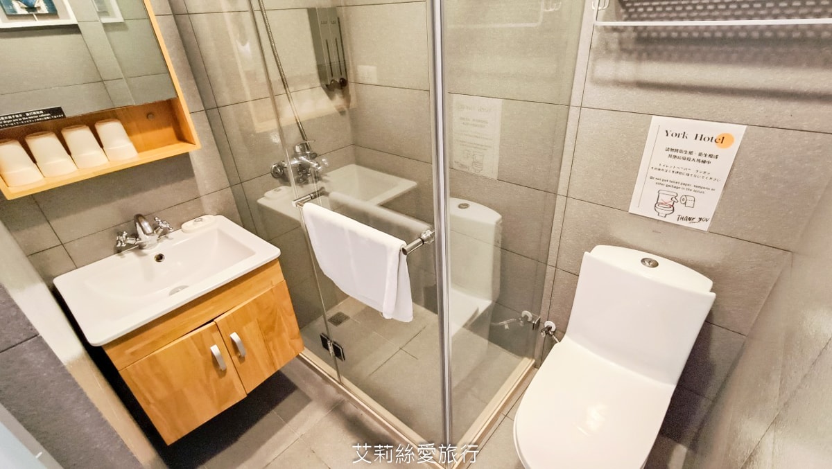 台北車站住宿推薦 約克設計旅店 台北市中心地中海景觀住宿 絕佳地點五鐵共構 距離車站只要5分鐘