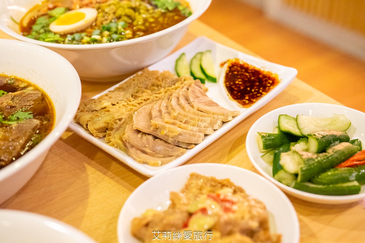 真的太佛心 內用紅茶免費喝到飽 一面之緣-襄楚麵食館 道地酸辣粉 牛肉麵 武漢熱乾麵 口水雞