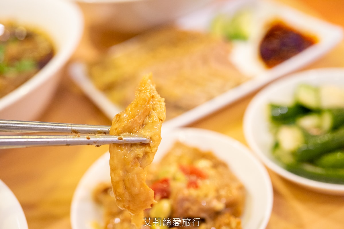 真的太佛心 內用紅茶免費喝到飽 一面之緣-襄楚麵食館 道地酸辣粉 牛肉麵 武漢熱乾麵 口水雞