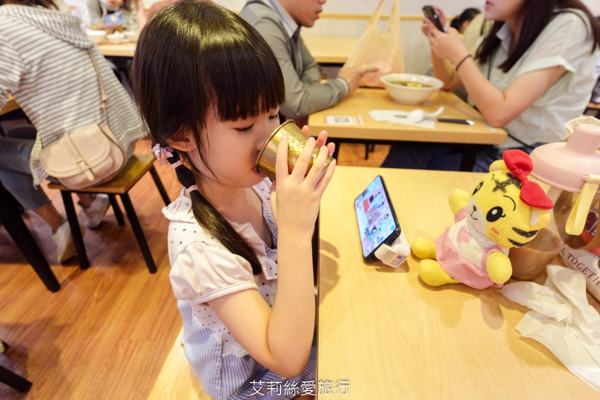 真的太佛心 內用紅茶免費喝到飽 一面之緣-襄楚麵食館 道地酸辣粉 牛肉麵 武漢熱乾麵 口水雞