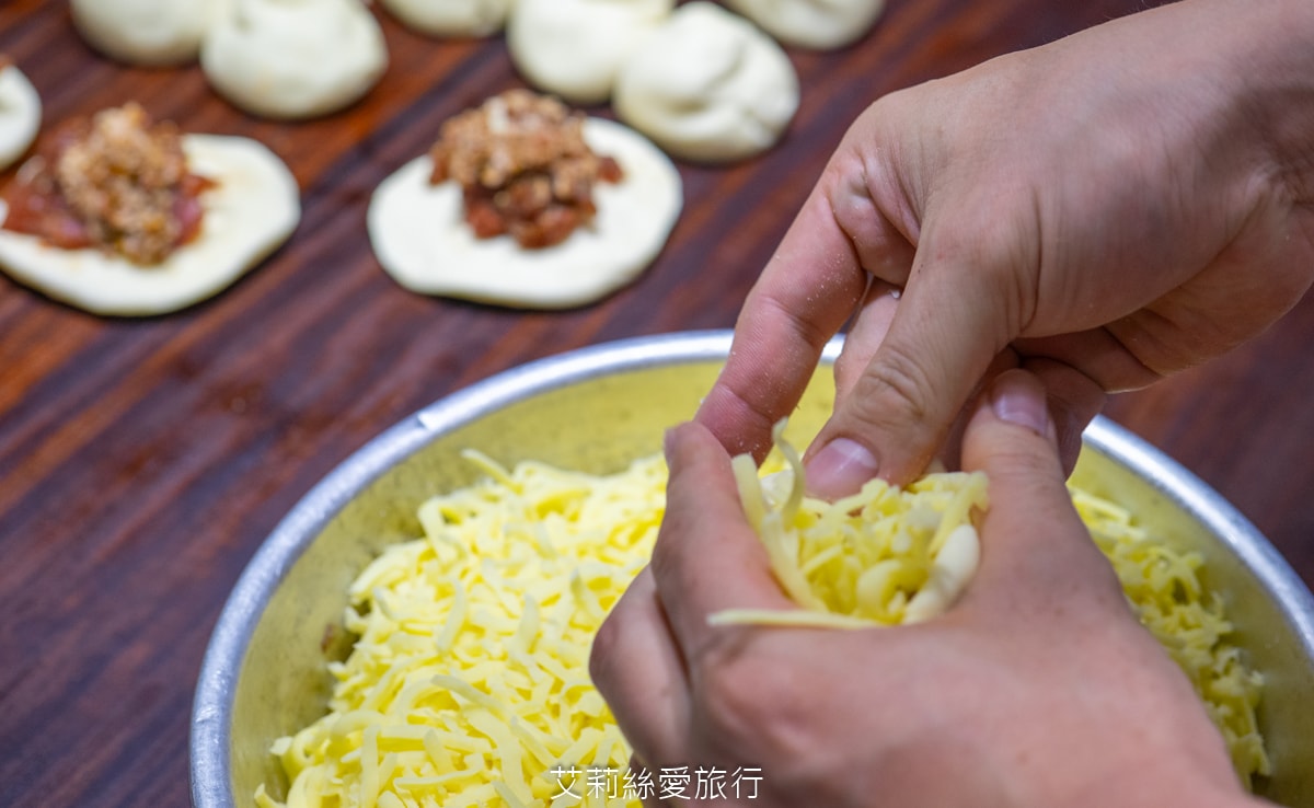 永和美食 銅板下午茶點心 丞祖胡椒餅 傳承80年的古早味小吃 外皮酥脆 內餡多汁 多種口味都超好吃!頂溪捷運站 近樂華夜市 - 第30張圖 永和美食 銅板下午茶點心 丞祖胡椒餅 傳承80年的古早味小吃 外皮酥脆 內餡多汁 多種口味都超好吃!頂溪捷運站 近樂華夜市