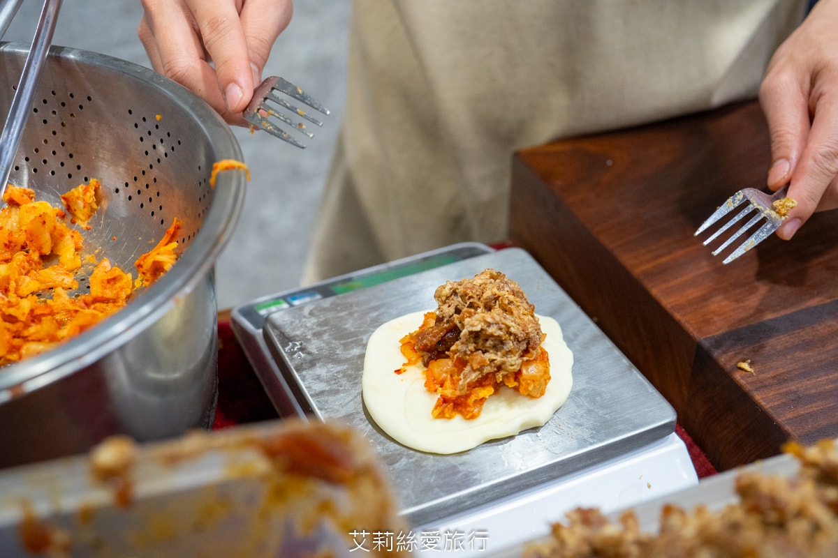 永和美食 銅板下午茶點心 丞祖胡椒餅 傳承80年的古早味小吃 外皮酥脆 內餡多汁 多種口味都超好吃!頂溪捷運站 近樂華夜市 - 第24張圖 永和美食 銅板下午茶點心 丞祖胡椒餅 傳承80年的古早味小吃 外皮酥脆 內餡多汁 多種口味都超好吃!頂溪捷運站 近樂華夜市