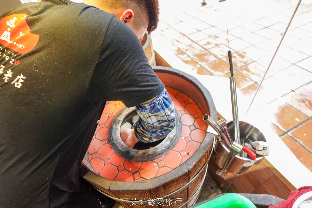 永和美食 銅板下午茶點心 丞祖胡椒餅 傳承80年的古早味小吃 外皮酥脆 內餡多汁 多種口味都超好吃!頂溪捷運站 近樂華夜市 - 第18張圖 永和美食 銅板下午茶點心 丞祖胡椒餅 傳承80年的古早味小吃 外皮酥脆 內餡多汁 多種口味都超好吃!頂溪捷運站 近樂華夜市