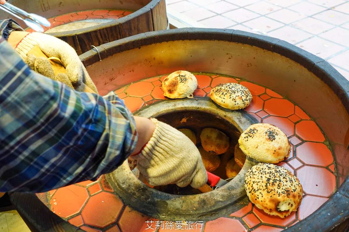 永和美食 銅板下午茶點心 丞祖胡椒餅 傳承80年的古早味小吃 外皮酥脆 內餡多汁 多種口味都超好吃!頂溪捷運站 近樂華夜市 - 第20張圖 永和美食 銅板下午茶點心 丞祖胡椒餅 傳承80年的古早味小吃 外皮酥脆 內餡多汁 多種口味都超好吃!頂溪捷運站 近樂華夜市