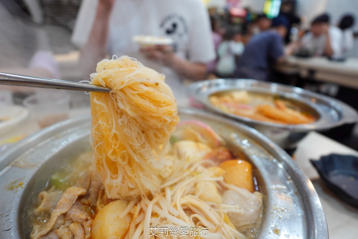 蘆洲美食 逸小鍋蘆洲店 主餐只要160元起 自助吧吃到飽 指定肉品買一送一 20種湯頭可選 涼麵、麵、飯、飲料、冰品吃到飽