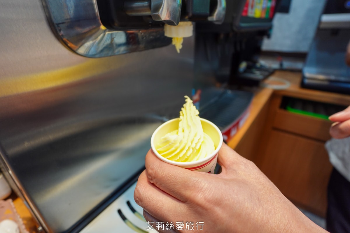 蘆洲美食 逸小鍋蘆洲店 主餐只要160元起 自助吧吃到飽 指定肉品買一送一 20種湯頭可選 涼麵、麵、飯、飲料、冰品吃到飽