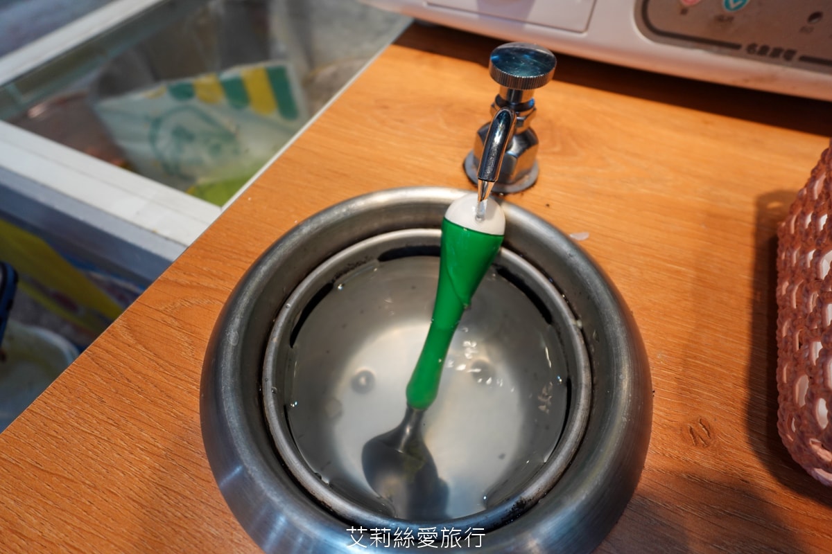 蘆洲美食 逸小鍋蘆洲店 主餐只要160元起 自助吧吃到飽 指定肉品買一送一 20種湯頭可選 涼麵、麵、飯、飲料、冰品吃到飽
