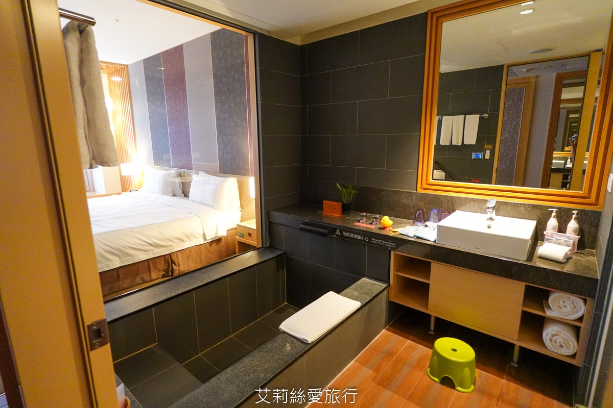 礁溪住宿 溫泉飯店 長榮鳳凰酒店 期間限定日本季buffet烤鴨美食吃到飽 親子同遊千坪 spa溫泉池 房內就可泡湯！