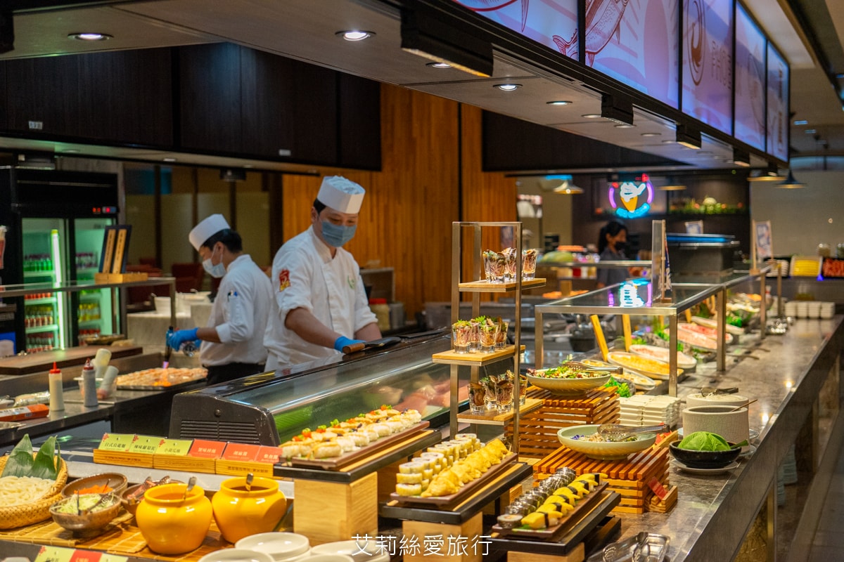 礁溪住宿 溫泉飯店 長榮鳳凰酒店 期間限定日本季buffet烤鴨美食吃到飽 親子同遊千坪 spa溫泉池 房內就可泡湯！