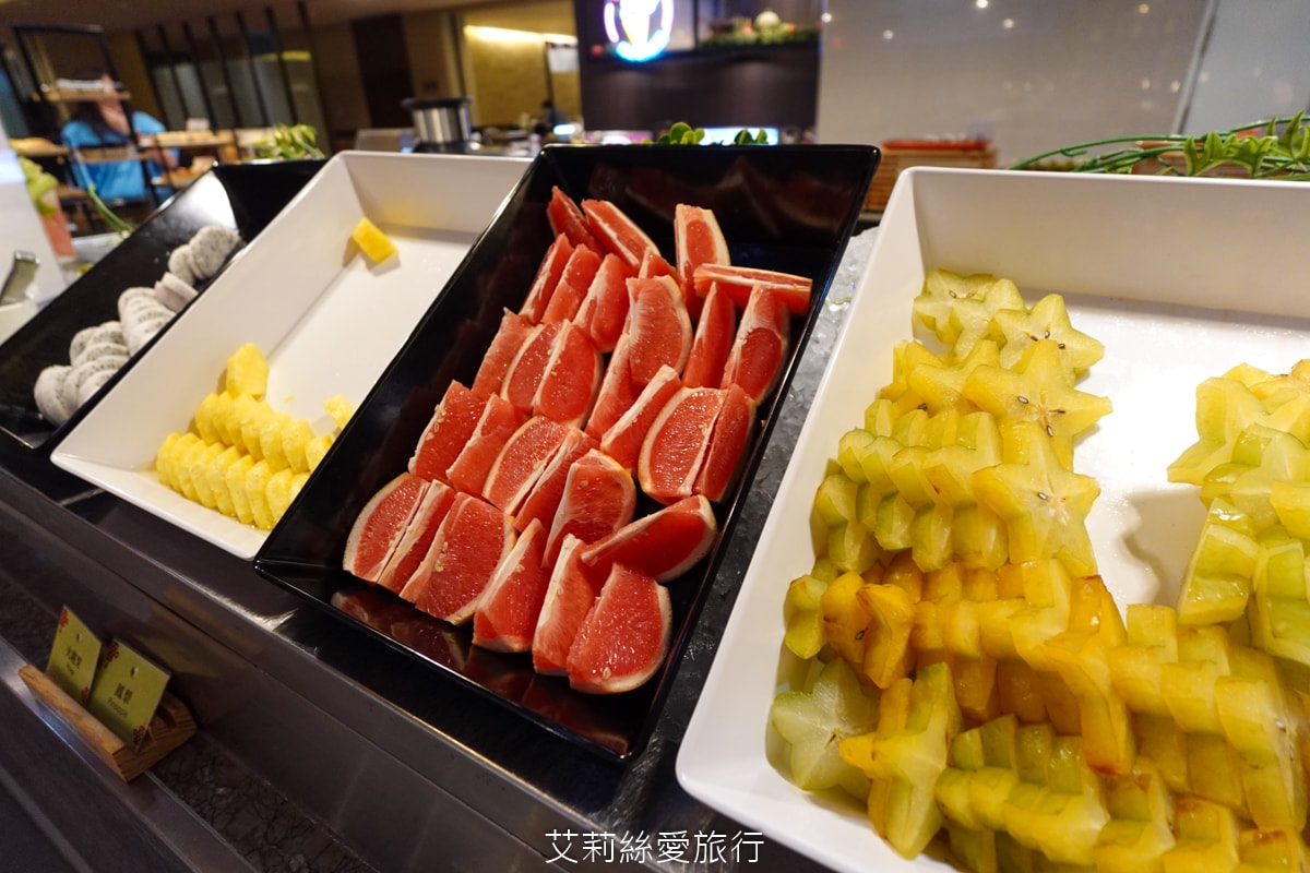 礁溪住宿 溫泉飯店 長榮鳳凰酒店 期間限定日本季buffet烤鴨美食吃到飽 親子同遊千坪 spa溫泉池 房內就可泡湯！