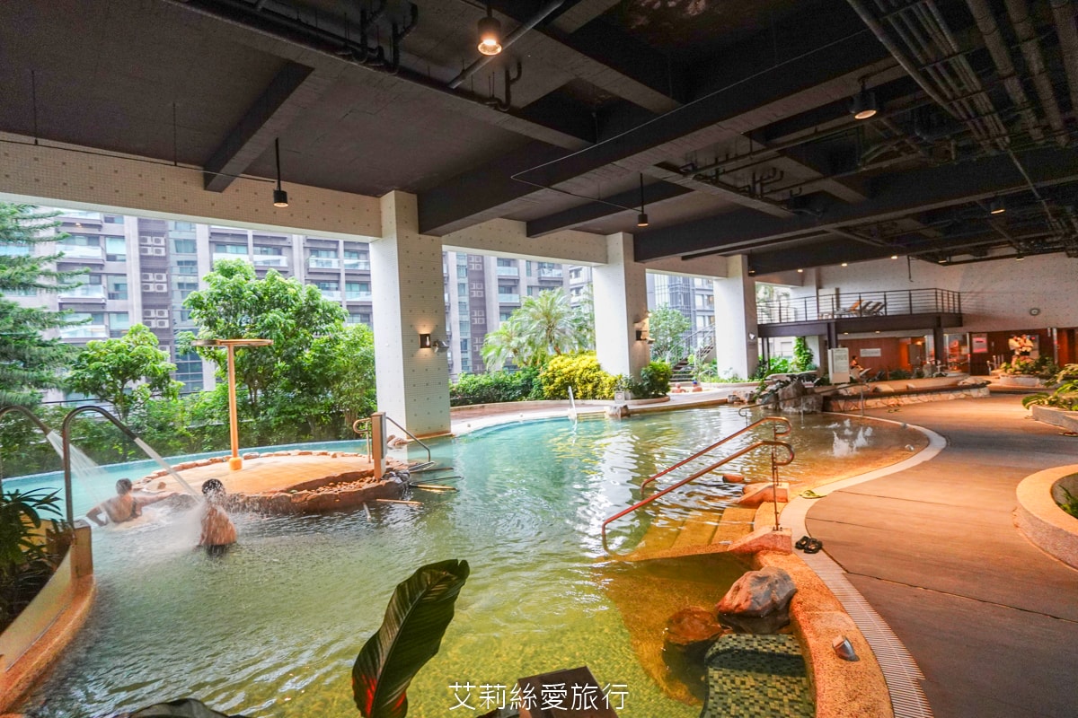礁溪住宿 溫泉飯店 長榮鳳凰酒店 期間限定日本季buffet烤鴨美食吃到飽 親子同遊千坪 spa溫泉池 房內就可泡湯！