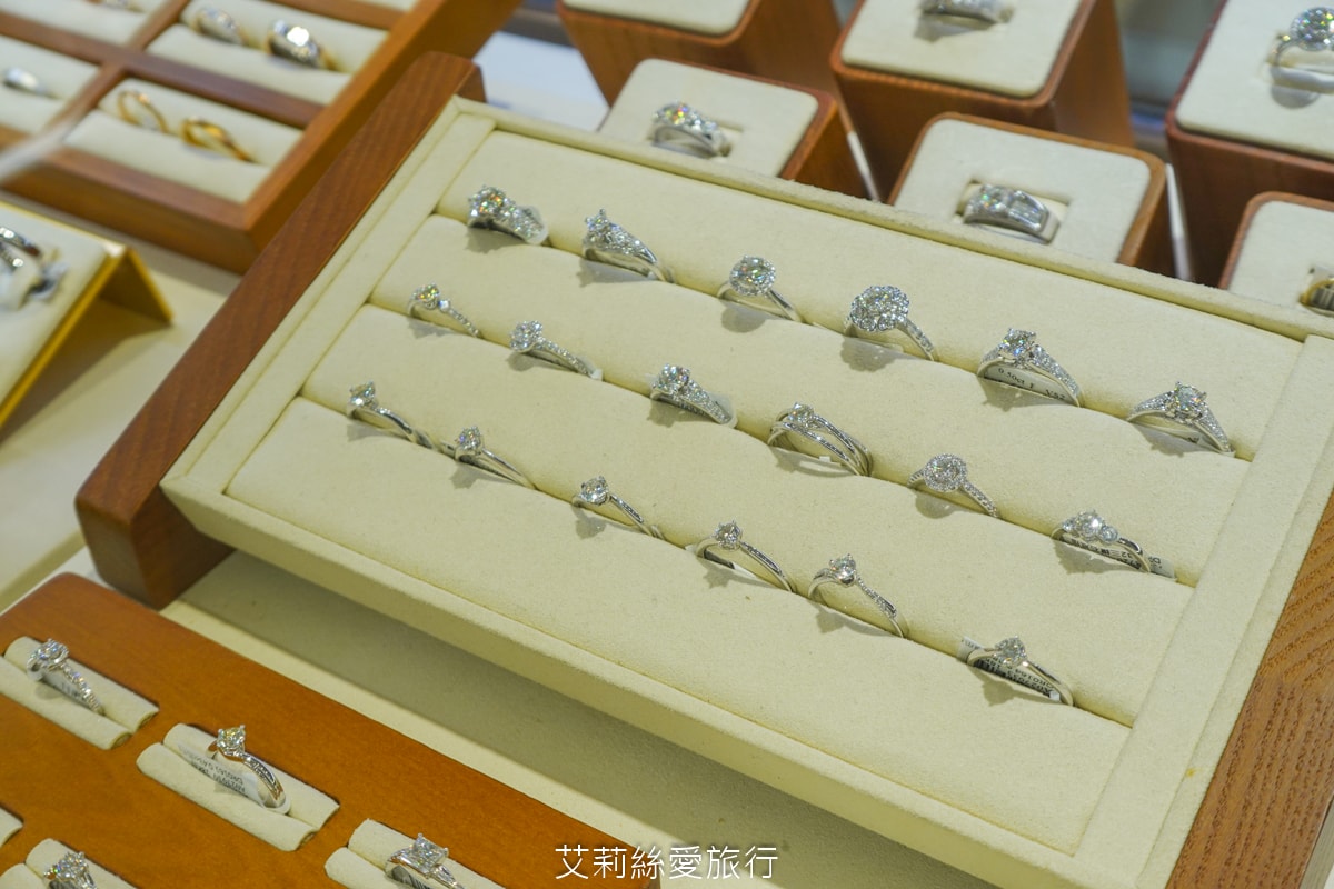 黃金回收去哪換？木村貴金屬銀樓門市 網路高人氣文青品牌 時尚輕奢金飾店 vs 傳統銀樓的評比