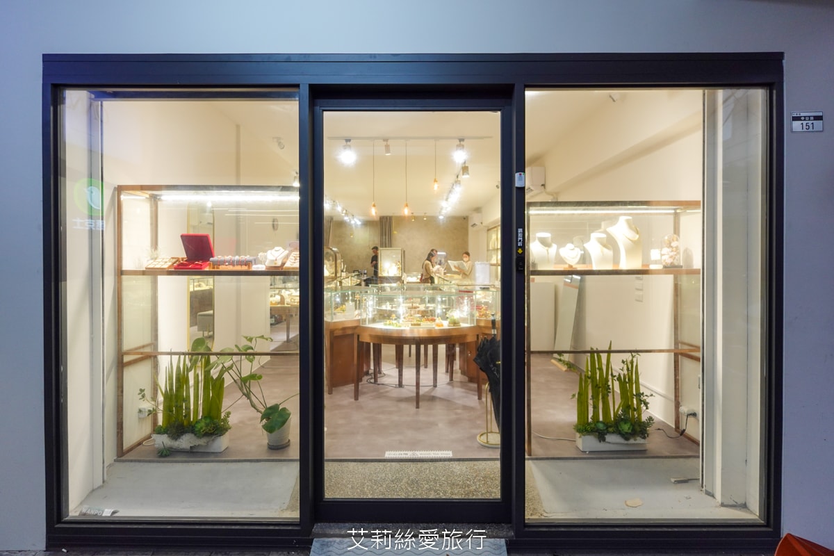 黃金回收去哪換？木村貴金屬銀樓門市 網路高人氣文青品牌 時尚輕奢金飾店 vs 傳統銀樓的評比