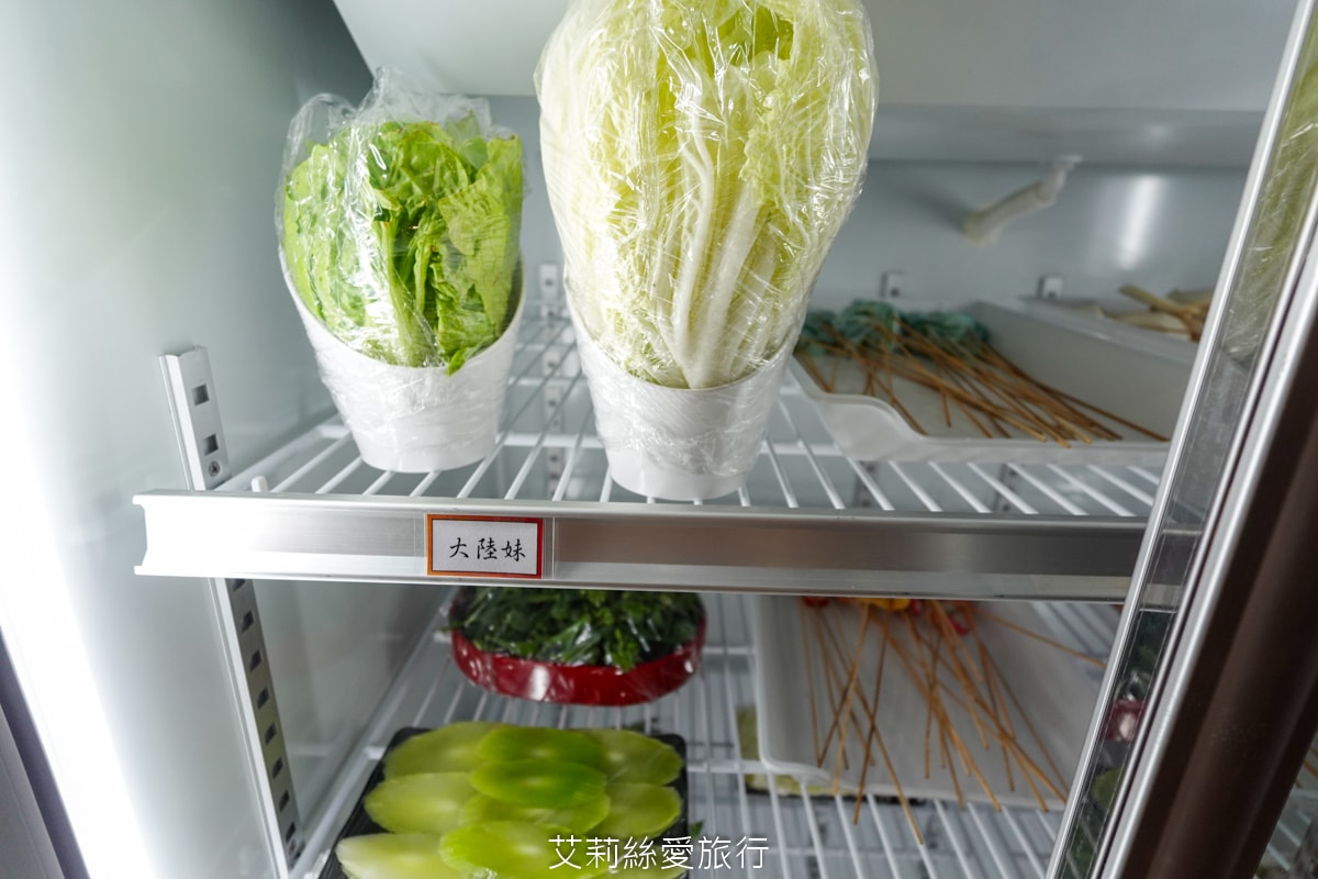 蘆洲美食！串串香每串只要10元！道地四川麻辣鍋 川香匯 串串香 重油四川麻辣豚骨鴛鴦鍋 多層次口感一吃就愛上 捷運三民高中站