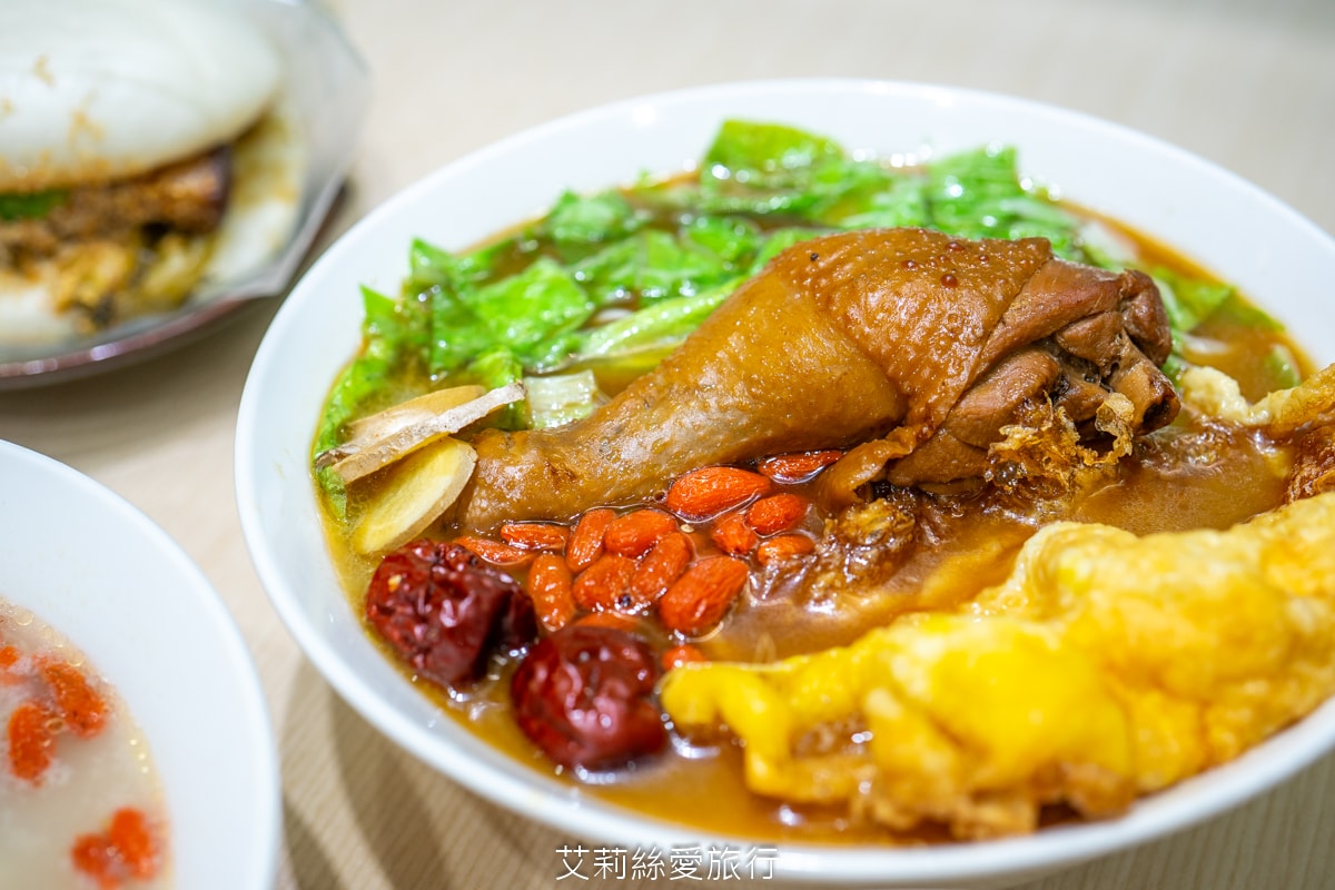 中和美食 豬一十五 古早味眷村美食 刈包 四神湯 麻油雞腿湯麵 樣樣經典台式小吃 近南勢南捷運站