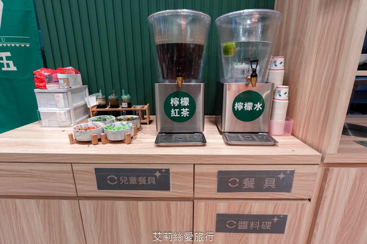 中和美食 豬一十五 古早味眷村美食 刈包 四神湯 麻油雞腿湯麵 樣樣經典台式小吃 近南勢南捷運站