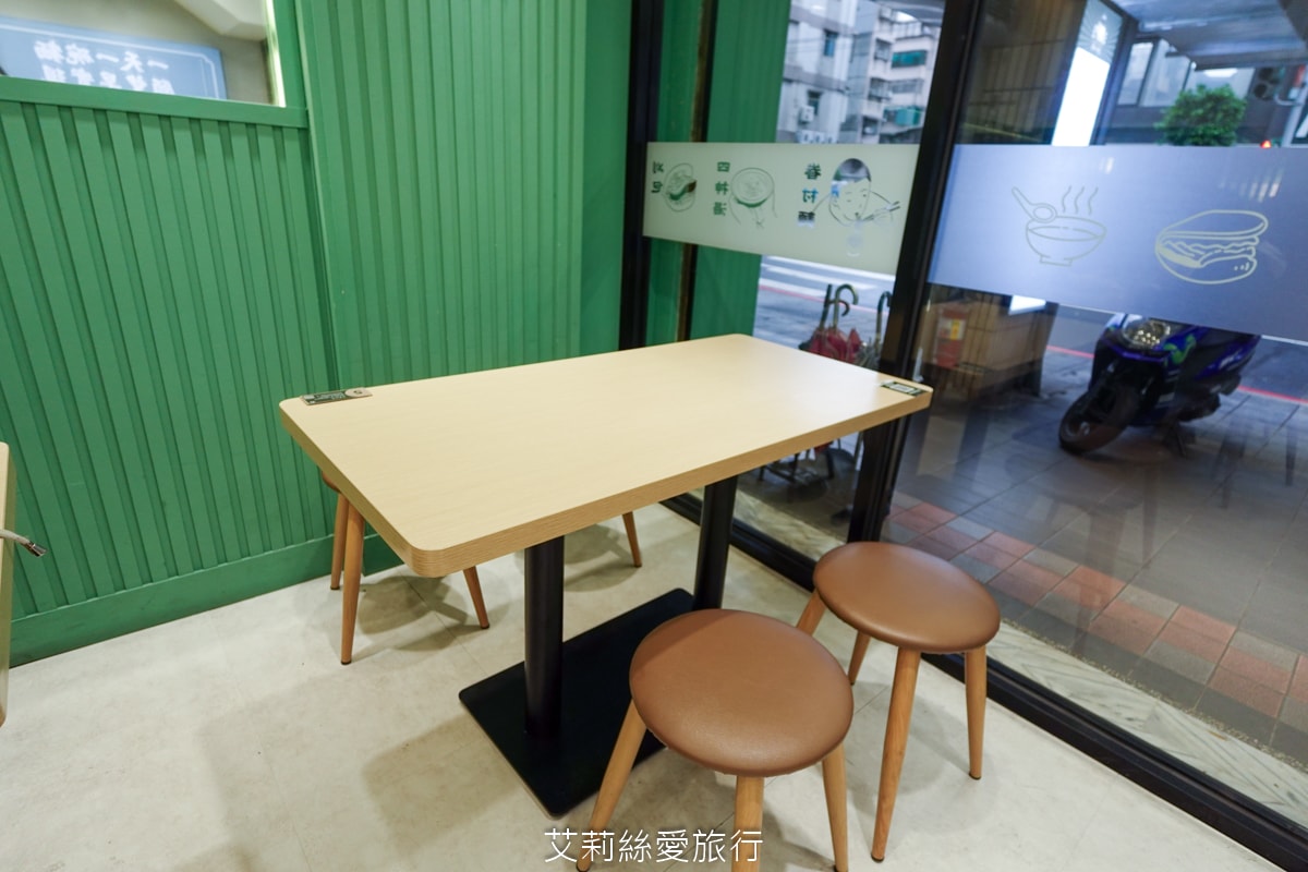 中和美食 豬一十五 古早味眷村美食 刈包 四神湯 麻油雞腿湯麵 樣樣經典台式小吃 近南勢南捷運站