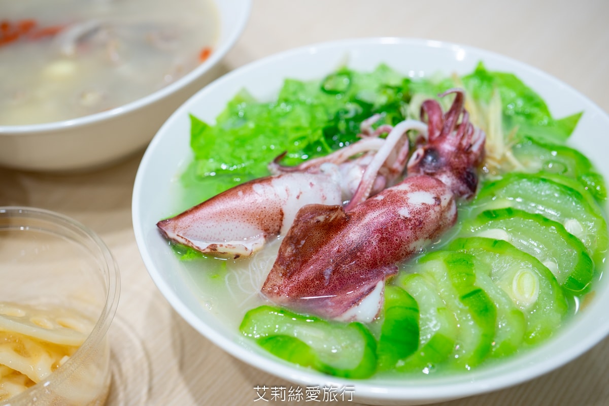 中和美食 豬一十五 古早味眷村美食 刈包 四神湯 麻油雞腿湯麵 樣樣經典台式小吃 近南勢南捷運站