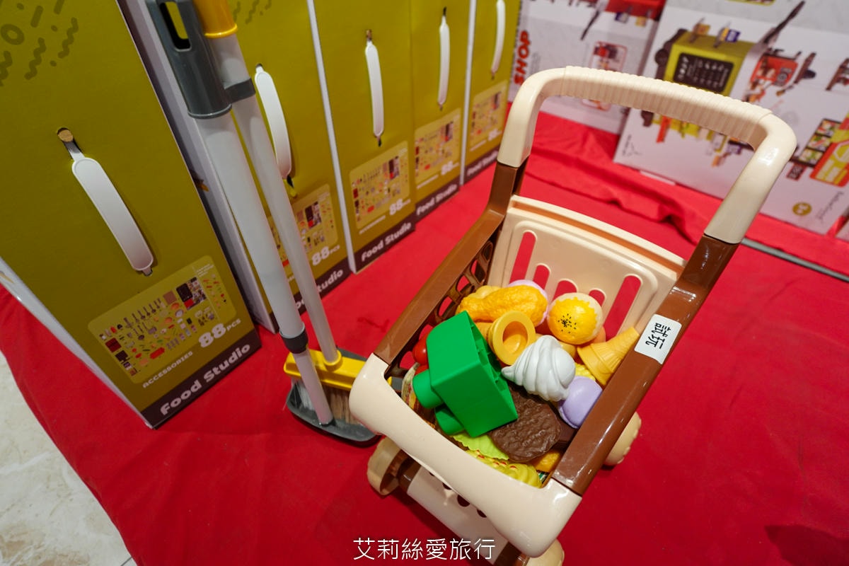 暑假限時活動！ 樂米玩具特賣會3折起！ 2025最新玩具 任選3件$299 滿2000現折200！新莊宏匯廣場