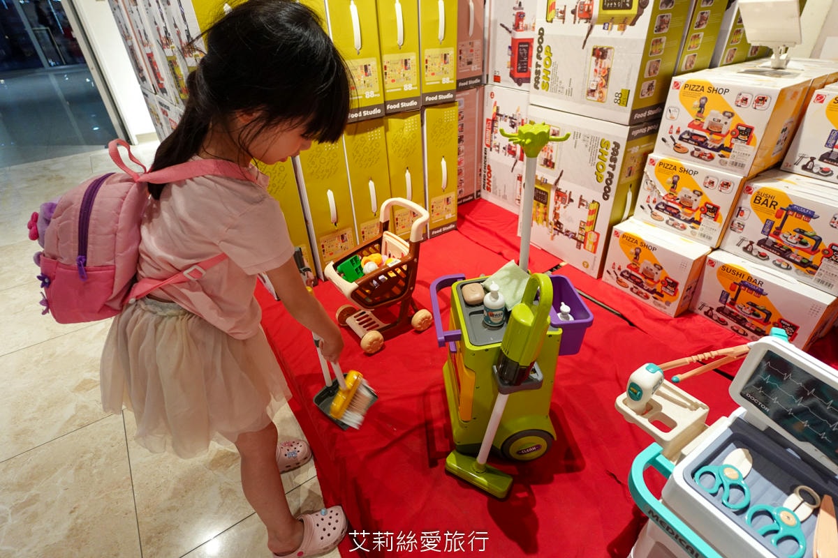 暑假限時活動！ 樂米玩具特賣會3折起！ 2025最新玩具 任選3件$299 滿2000現折200！新莊宏匯廣場