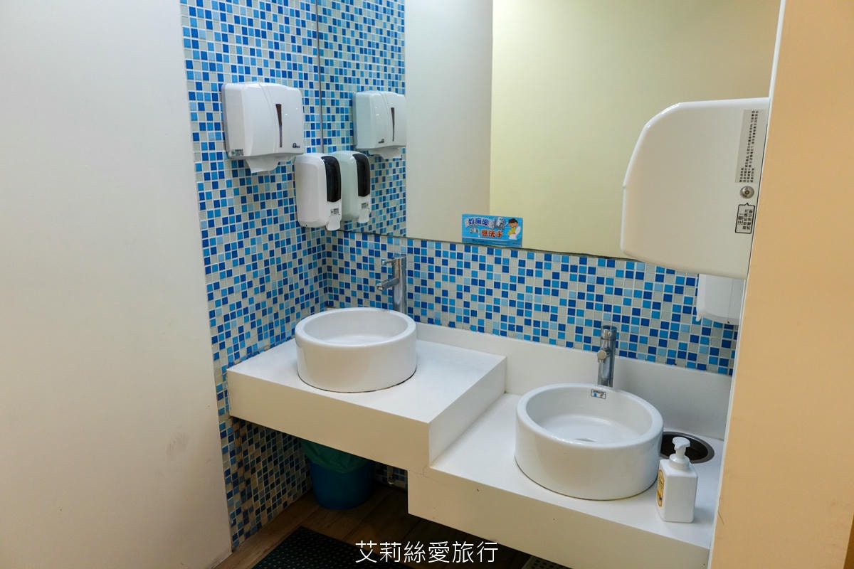 台北親子遊樂園！ 童話愛樂園  50元起一大一小入園不限時玩翻天！2層高旋轉滑梯 旋轉木馬 天然食材健康寶寶餐 捷運站附近