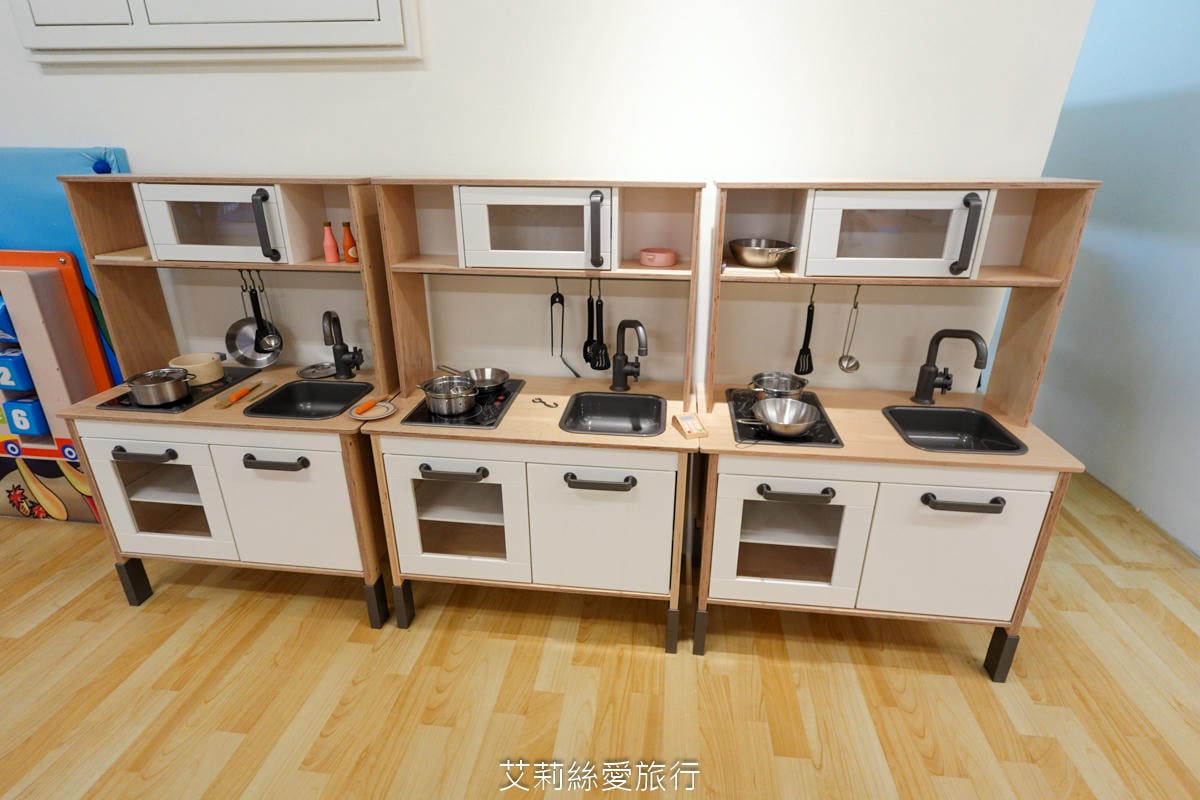 台北親子遊樂園！ 童話愛樂園  50元起一大一小入園不限時玩翻天！2層高旋轉滑梯 旋轉木馬 天然食材健康寶寶餐 捷運站附近