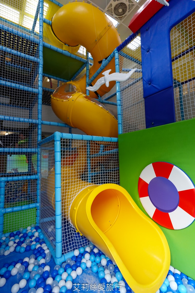 台北親子遊樂園！ 童話愛樂園  50元起一大一小入園不限時玩翻天！2層高旋轉滑梯 旋轉木馬 天然食材健康寶寶餐 捷運站附近