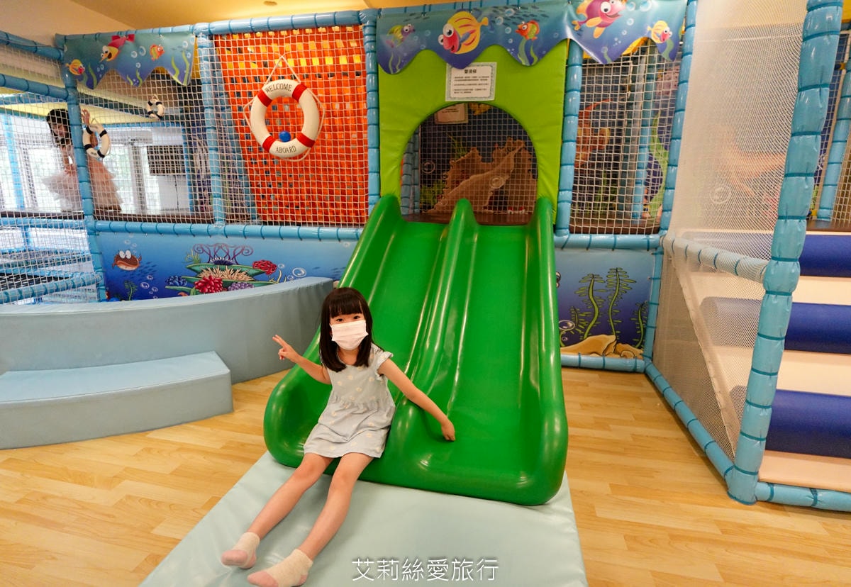 台北親子遊樂園！ 童話愛樂園  50元起一大一小入園不限時玩翻天！2層高旋轉滑梯 旋轉木馬 天然食材健康寶寶餐 捷運站附近