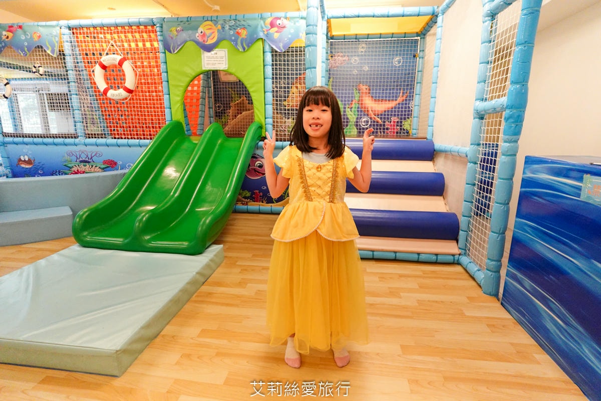 台北親子遊樂園！ 童話愛樂園  50元起一大一小入園不限時玩翻天！2層高旋轉滑梯 旋轉木馬 天然食材健康寶寶餐 捷運站附近