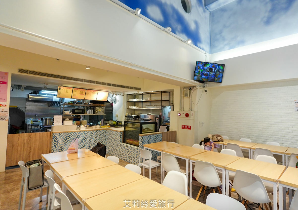 台北親子遊樂園！ 童話愛樂園  50元起一大一小入園不限時玩翻天！2層高旋轉滑梯 旋轉木馬 天然食材健康寶寶餐 捷運站附近