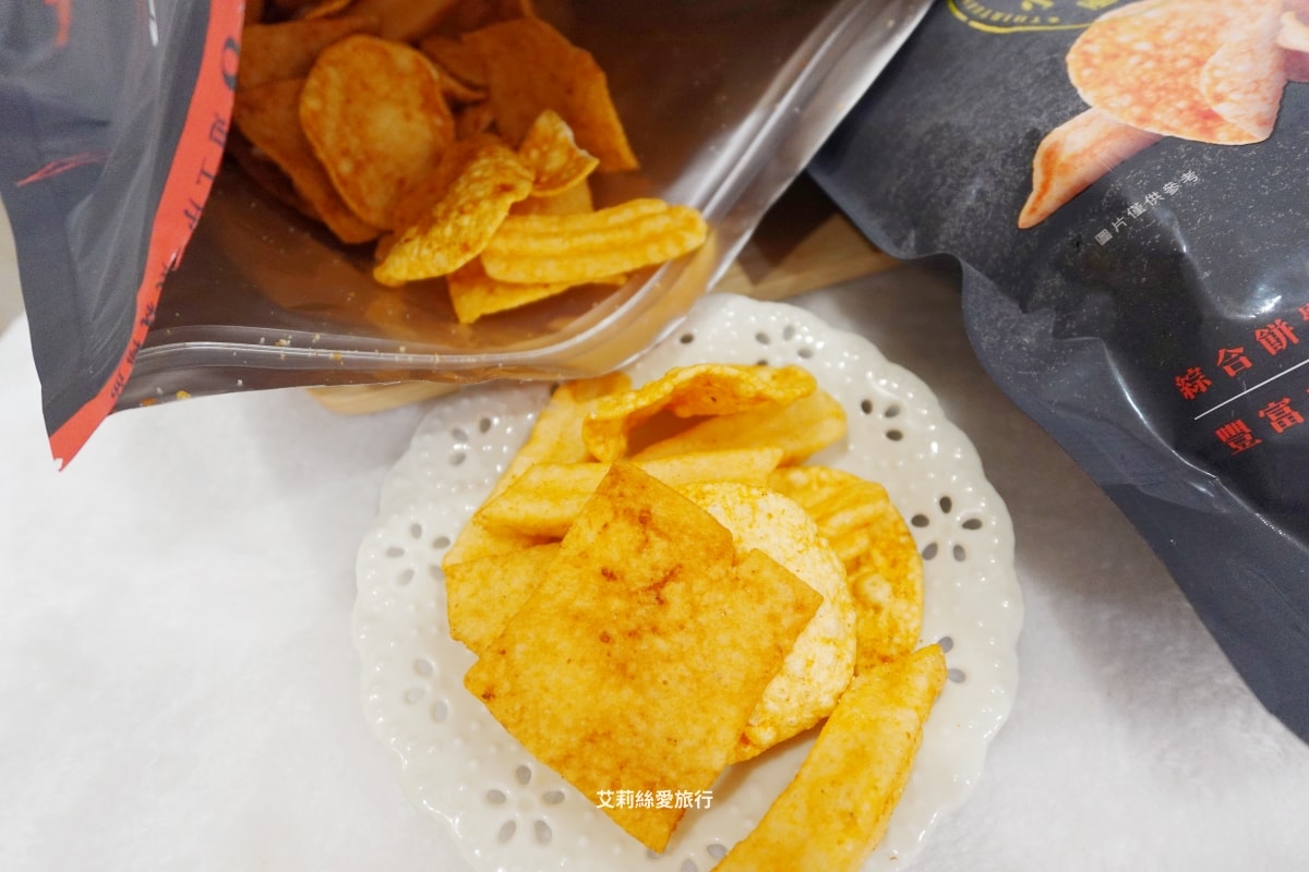 美食推薦!KAKA海洋燒 台灣好吃零食伴手禮 金沙蝦球、十三香小龍蝦 一包含三種經典餅乾 雙11超值活動 - 第11張圖 美食推薦!KAKA海洋燒 台灣好吃零食伴手禮 金沙蝦球、十三香小龍蝦 一包含三種經典餅乾 雙11超值活動