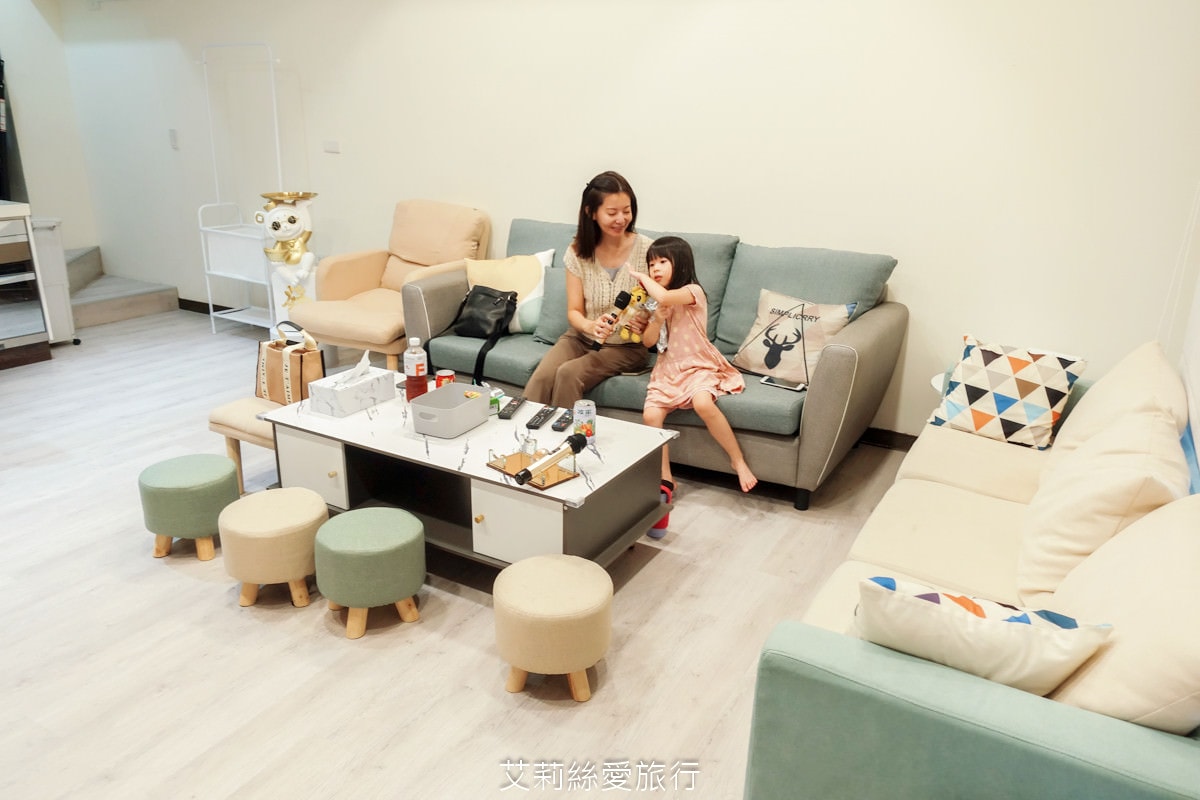 中和景點 Exhibit.生活館 中和空間租借 獨立的隱私空間可唱歌玩switch遊戲機 慶生場地 練舞教室 商務會議場地 雨天備案